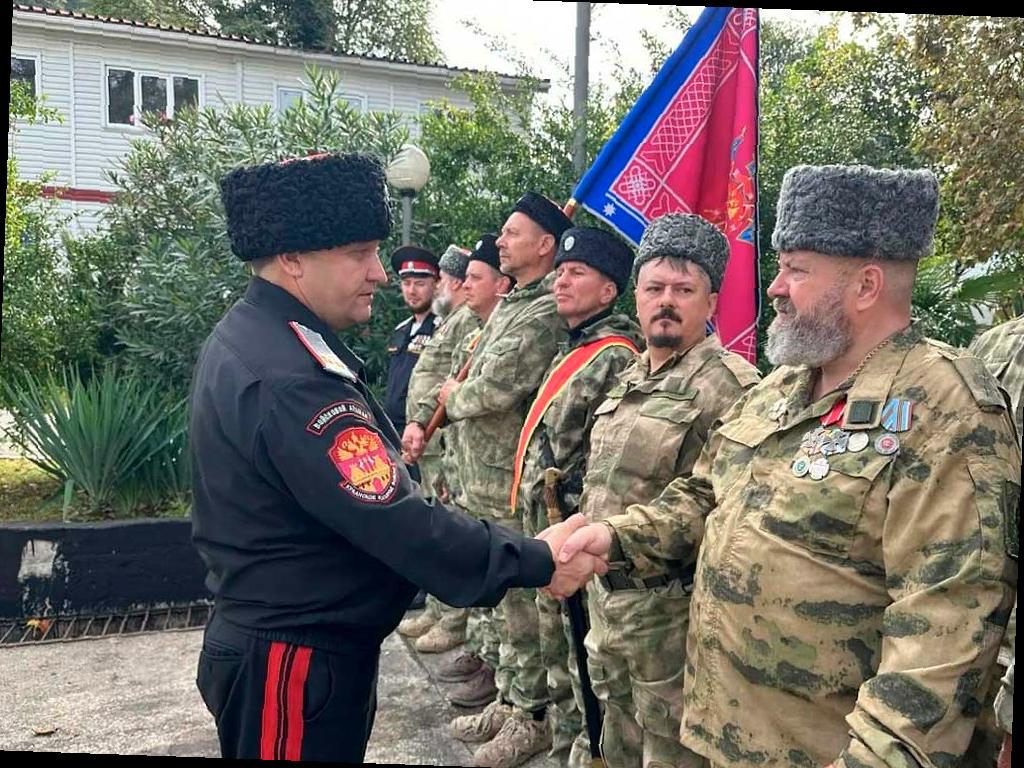 В Сочи проходят военные сборы Черноморского казачьего полка
