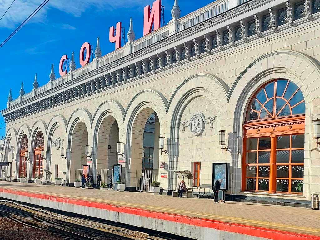 В Сочи изменится расписание электричек на полтора месяца