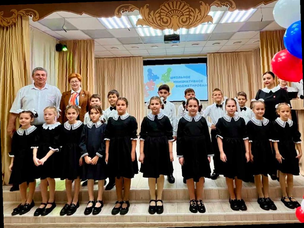 В сочинских школах открылись новые актовые залы