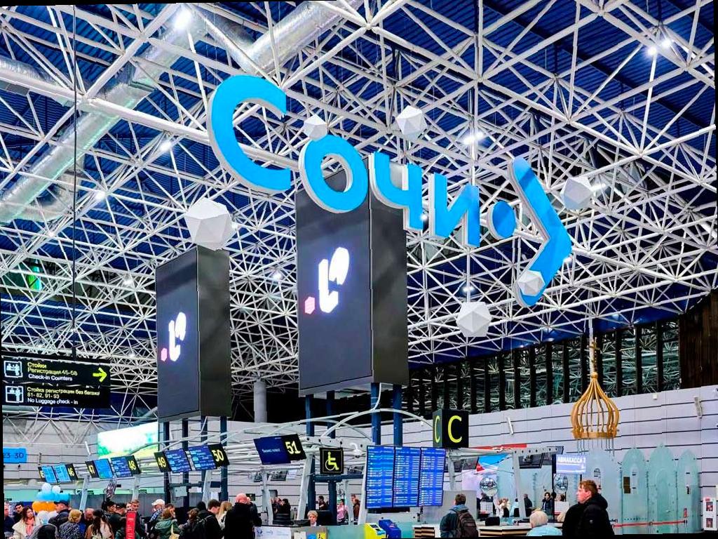 В аэропорту Сочи сняли ограничения на полеты