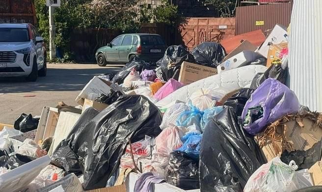 Арестован автомобиль «чёрного мусорщика» в Сочи за выгрузку мусора