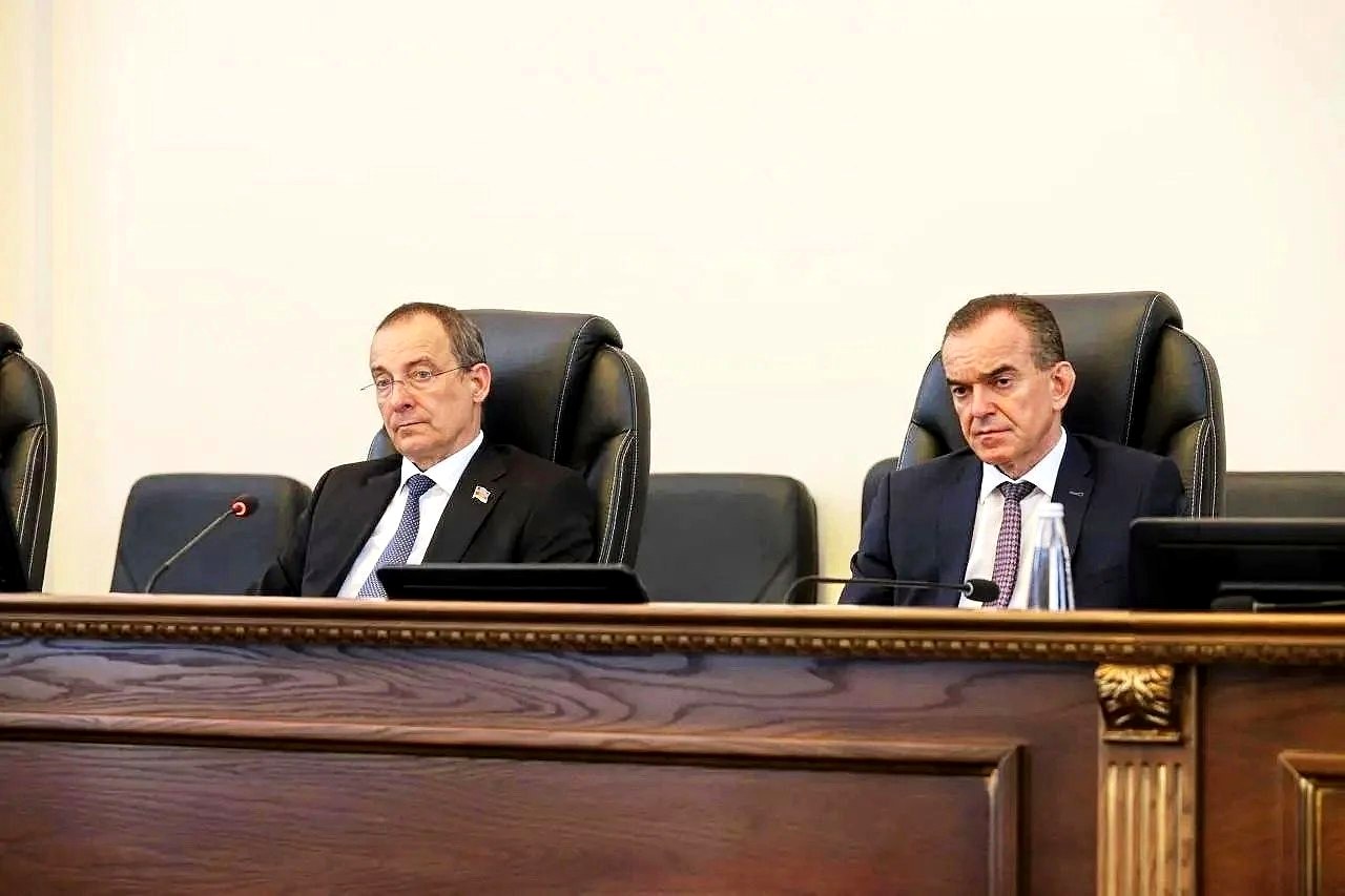 Депутат ЗСК Виктор Тепляков участвовал в 82-й сессии краевой Думы