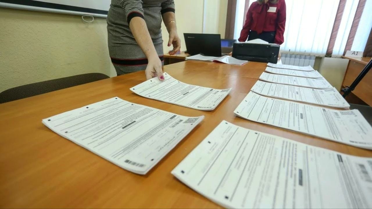 В Сочи 25 стобалльников ЕГЭ получат по 50 тысяч рублей, их наставники — по 100 тысяч