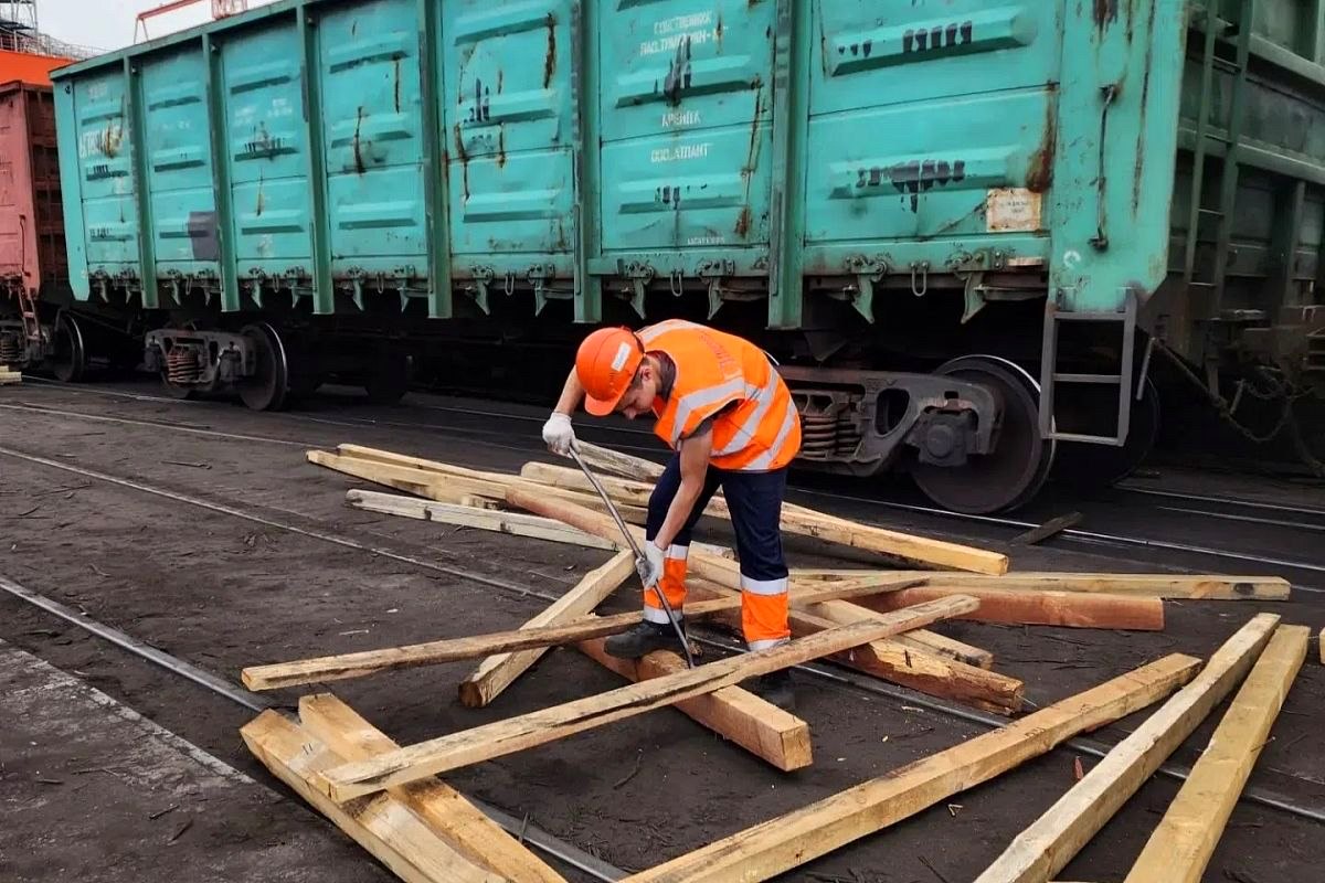 Сочинские студенческие отряды получают опыт работы на предприятиях Краснодарского и Хабаровского краев